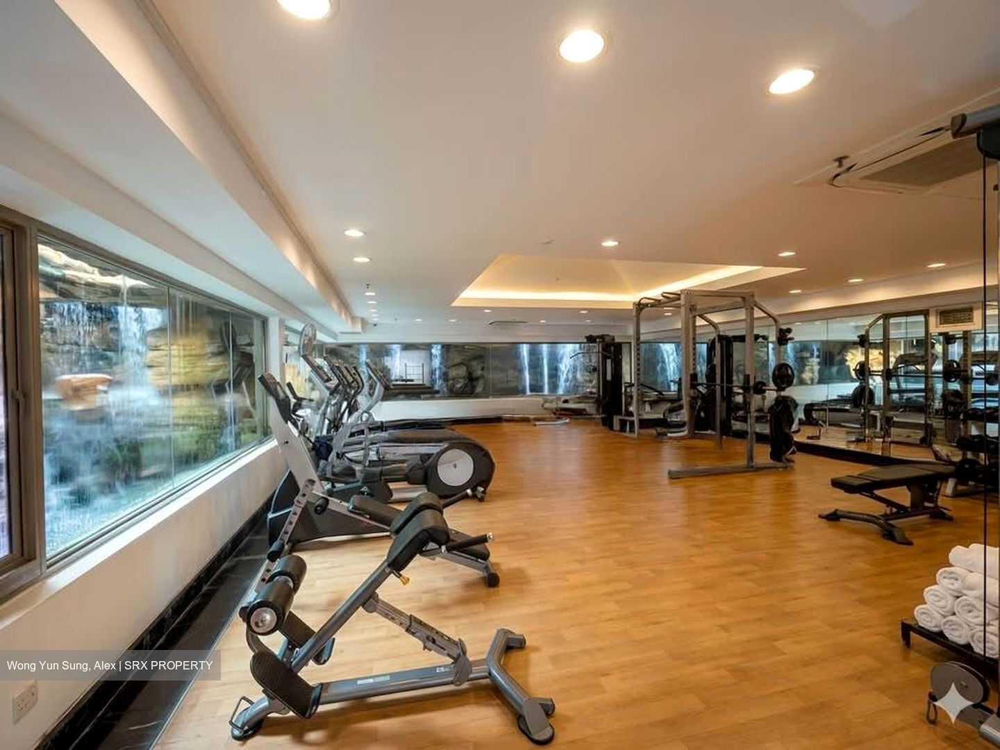 Landbay Condominium (D16), Condominium #569725601